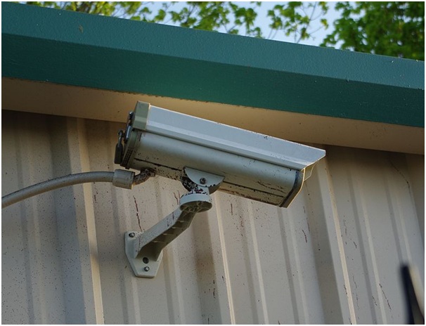 Outdoor security cameras for those of us who are not movie stars