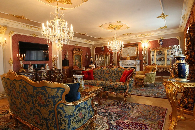 Baroque Style In The Interior Of The Apartment