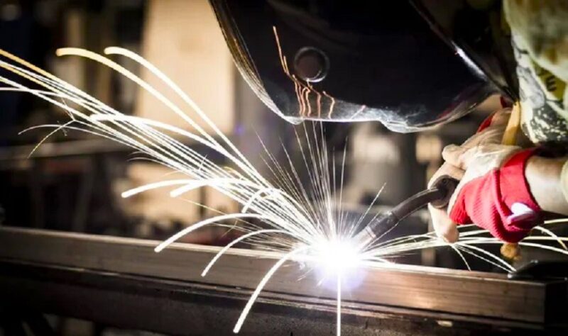 What are the benefits of custom metal fabrication services